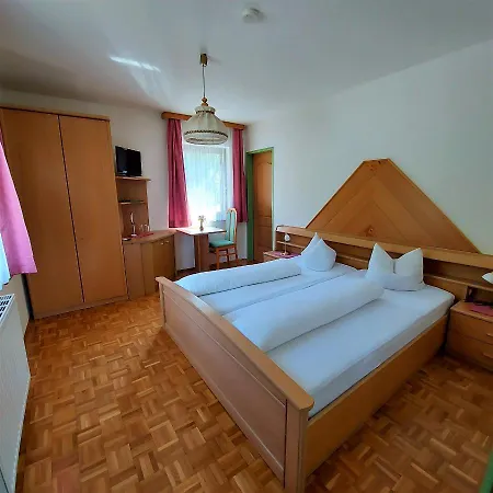 Landgasthof Hasbauer Bed & Breakfast Klein Sankt Paul